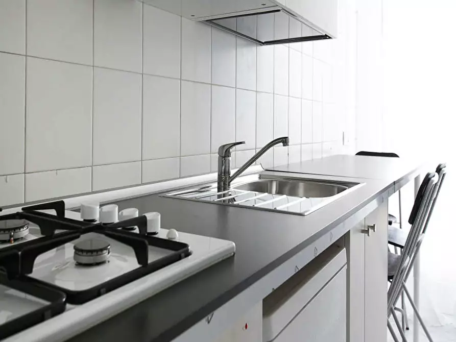 Immagine 6 di Camera in affitto  in Viale Ortles a Milano