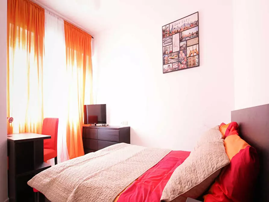 Immagine 4 di Camera in affitto  in Viale Ortles a Milano