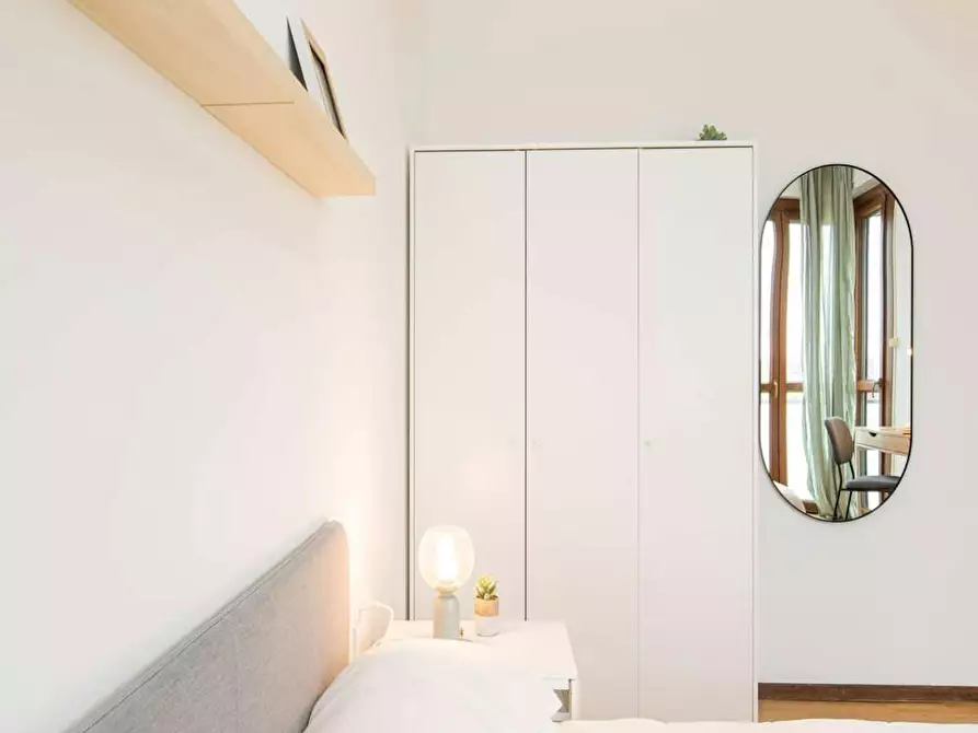 Immagine 6 di Camera in affitto  in Viale Sondrio a Milano