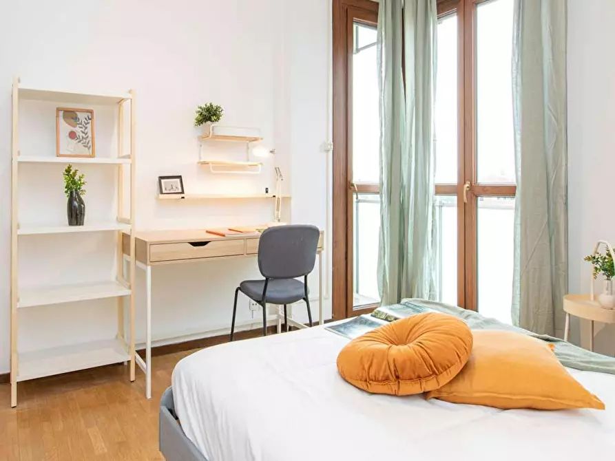 Immagine 3 di Camera in affitto  in Viale Sondrio a Milano