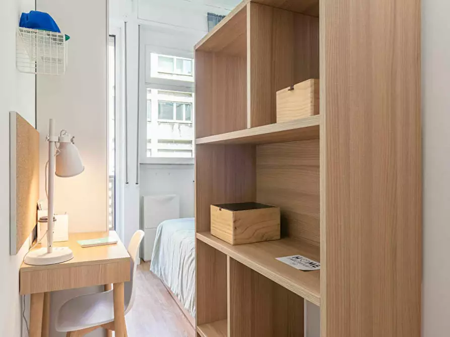 Immagine 9 di Camera in affitto  in Via Broletto a Milano