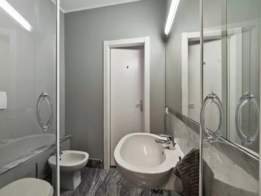 Immagine 5 di Camera in affitto  in Corso di Porta Romana a Milano