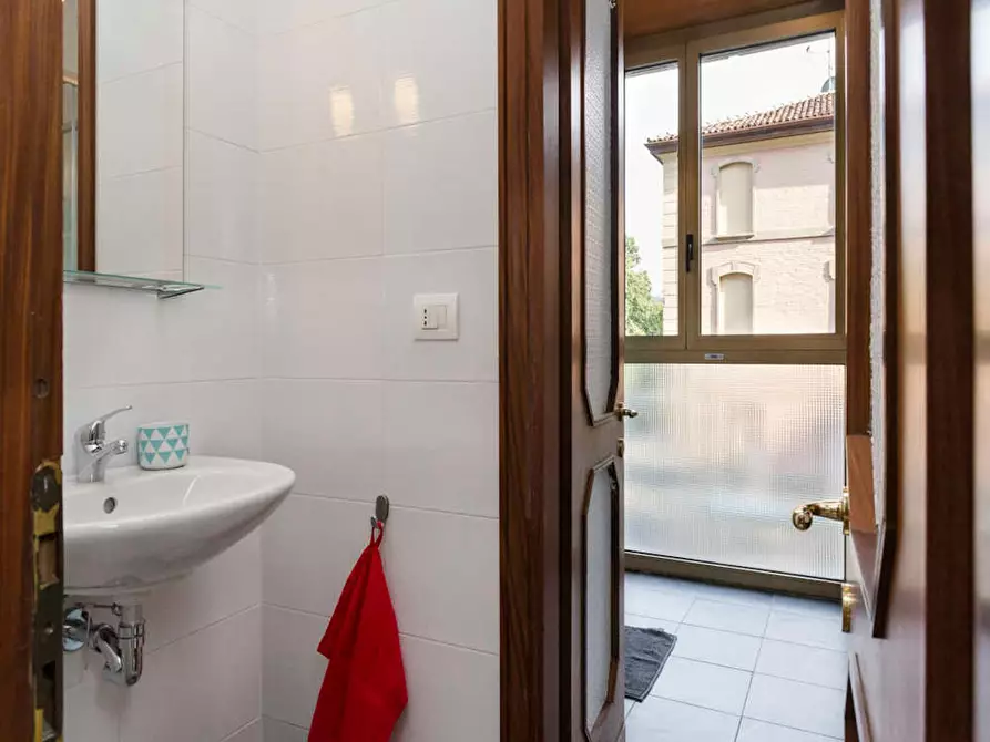 Immagine 8 di Camera in affitto  in Viale Giovanni Vicini a Bologna