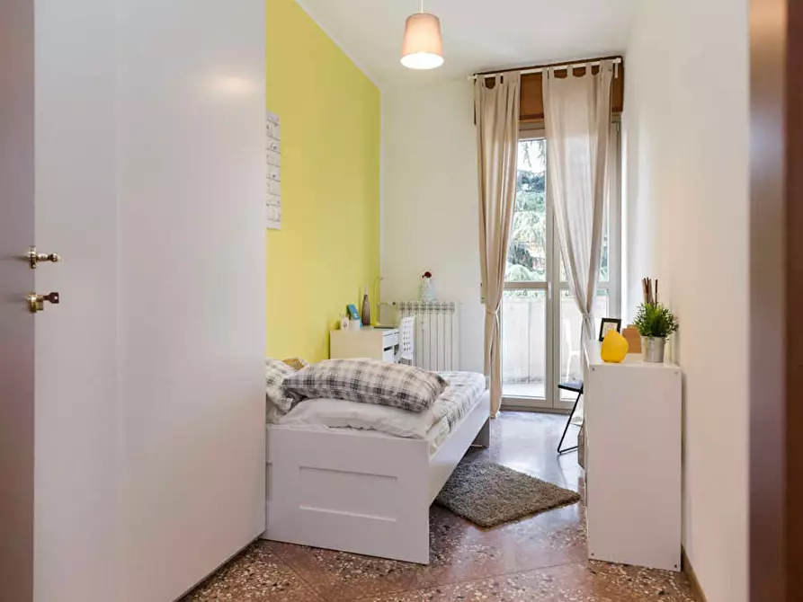 Immagine 4 di Camera in affitto  in Viale Giovanni Vicini a Bologna