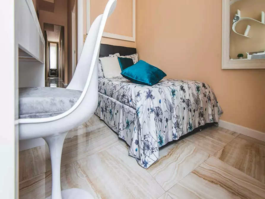 Immagine 2 di Camera in affitto  in Viale Nazario Sauro a Milano