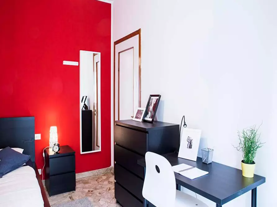 Immagine 1 di Camera in affitto  in Via Don Carlo Gnocchi a Milano