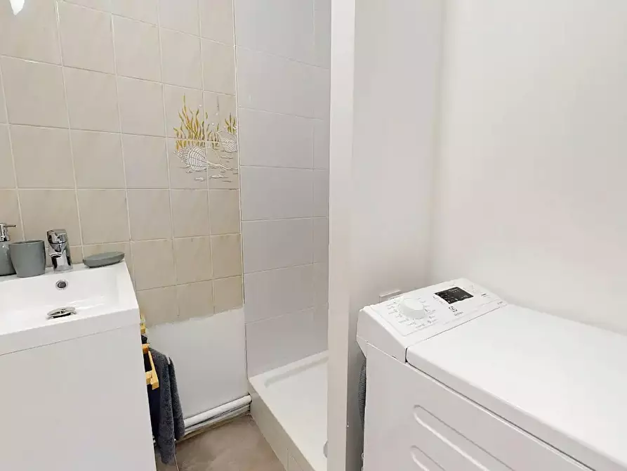 Immagine 10 di Camera in affitto  in Rue de Saint-Cyr a Lyon