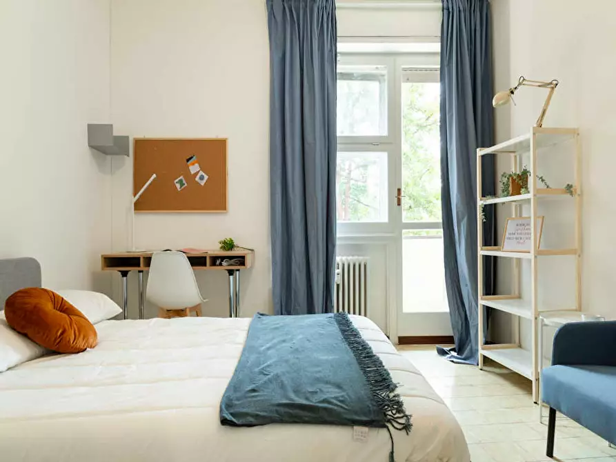 Immagine 5 di Camera in affitto  in Viale Renato Serra a Milano