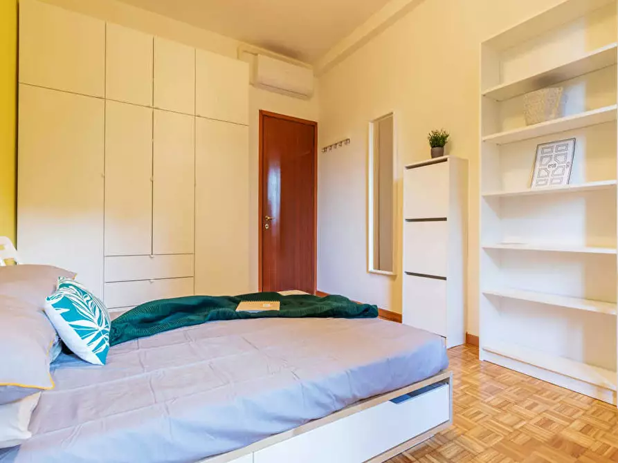 Immagine 5 di Camera in affitto  in Via del Reno a Milano