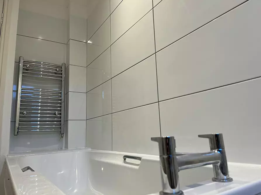 Immagine 4 di Casa indipendente in affitto  in Alma Place a Savernake