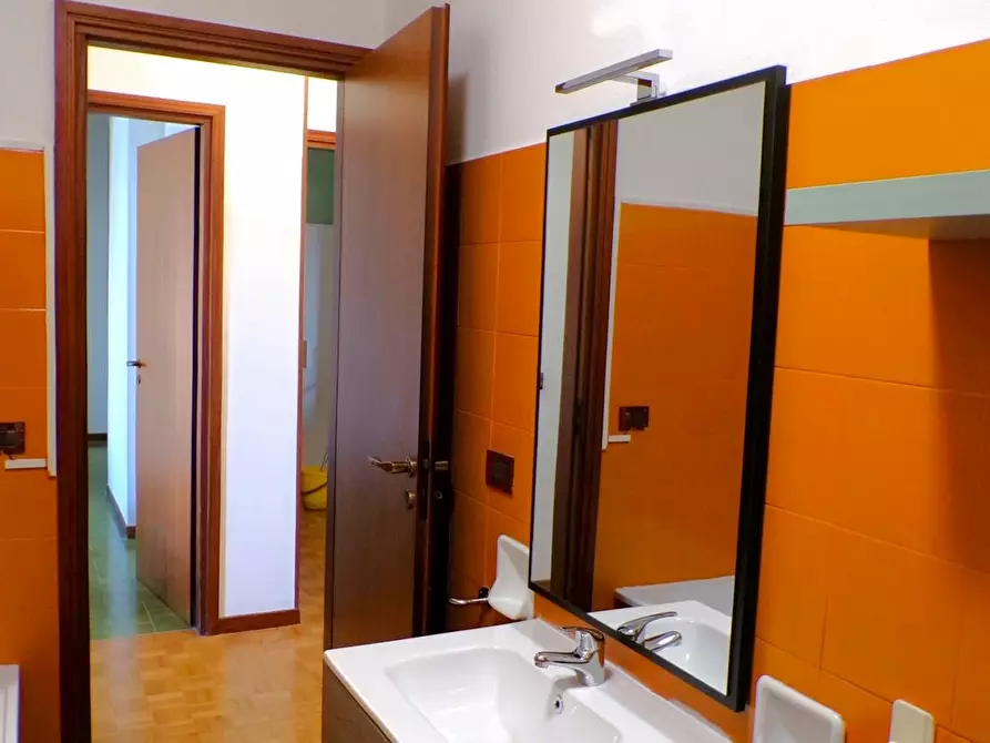 Immagine 10 di Camera in affitto  in Via Rodolfo Mondolfo a Bologna