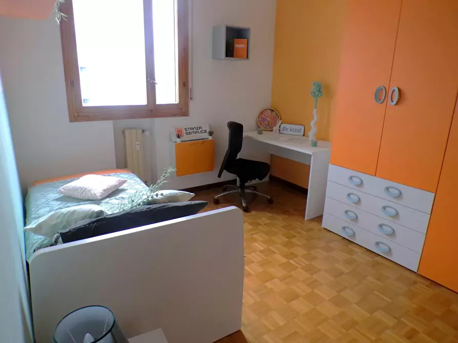Immagine 1 di Camera in affitto  in Via Rodolfo Mondolfo a Bologna