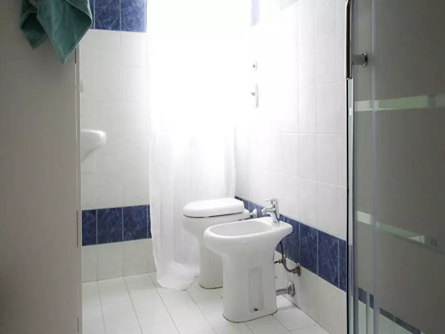 Immagine 9 di Camera in affitto  in Viale Ortles a Milano