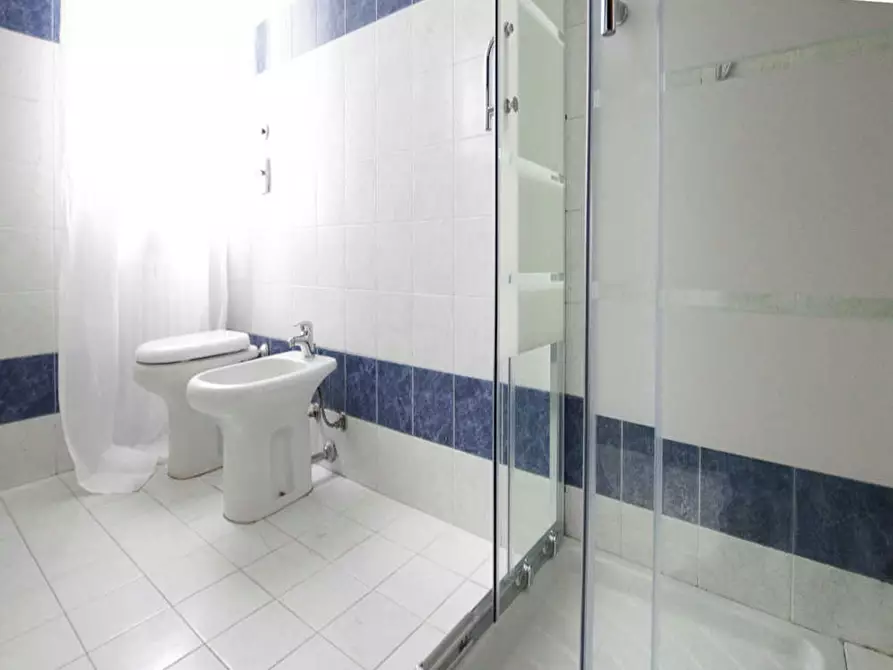 Immagine 10 di Camera in affitto  in Viale Ortles a Milano