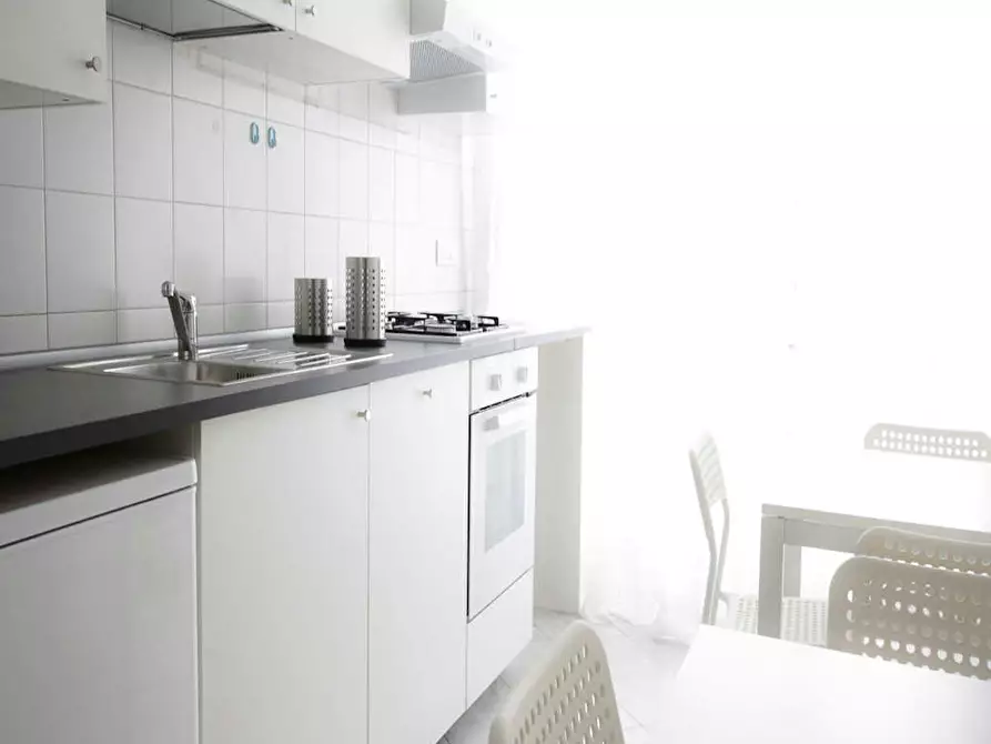 Immagine 10 di Camera in affitto  in Viale Ortles a Milano