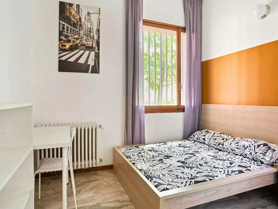 Immagine 5 di Camera in affitto  in Via delle Forze Armate a Milano
