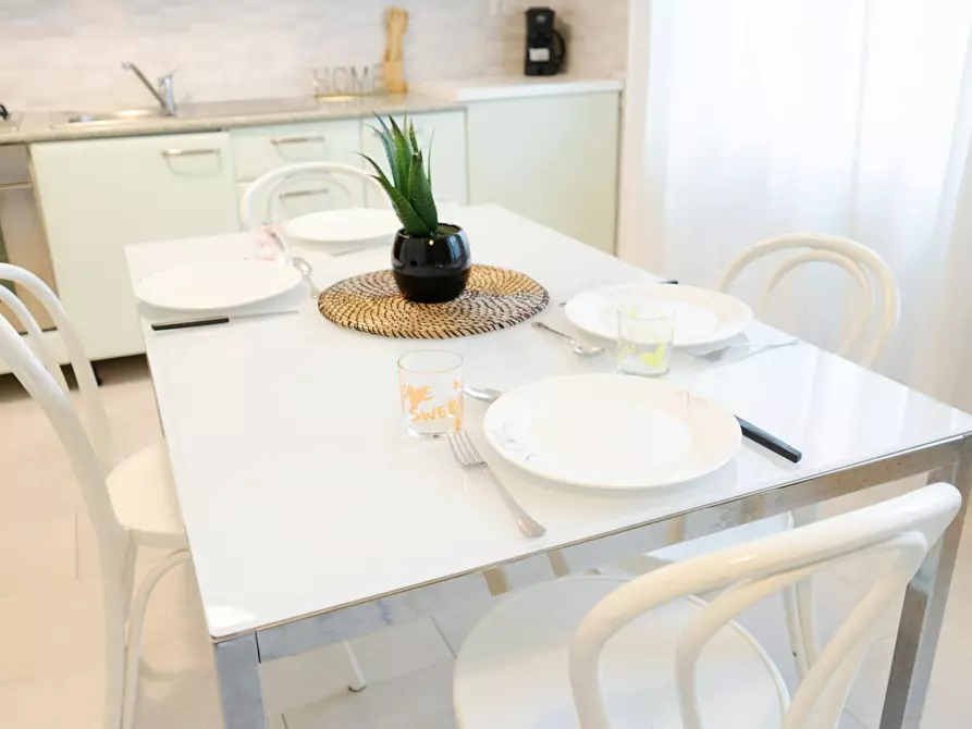 Immagine 2 di Casa indipendente in affitto  in Via Jacopo Dal Verme a Milano