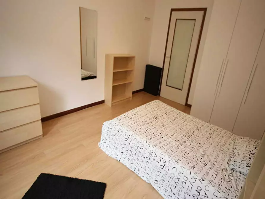 Immagine 3 di Camera in affitto  in Via Raffaello Bertieri a Milano