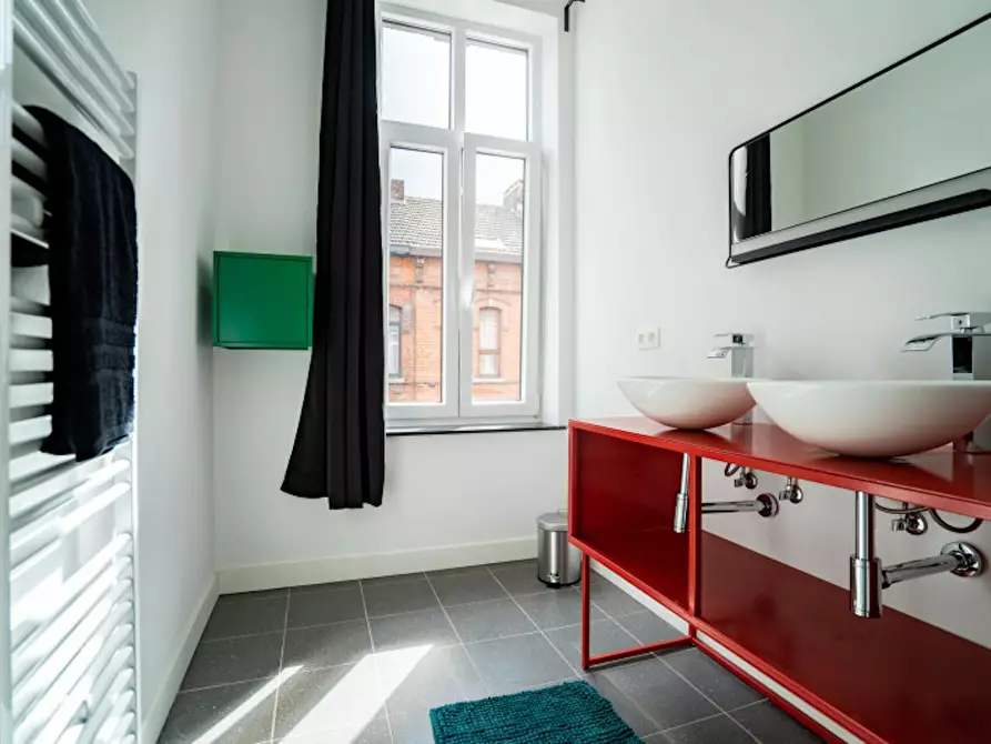 Immagine 3 di Camera in affitto  in Rue du Fort a Charleroi