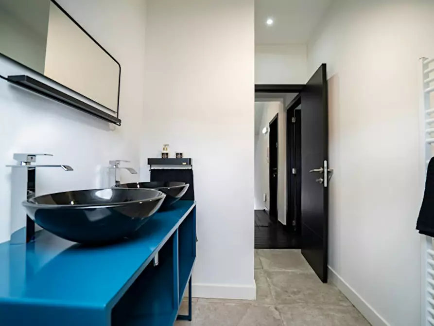 Immagine 2 di Camera in affitto  in Rue du Fort a Charleroi