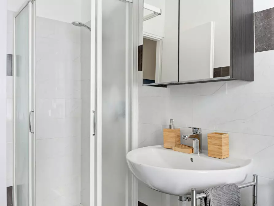 Immagine 4 di Camera in affitto  in Via Stromboli a Milano