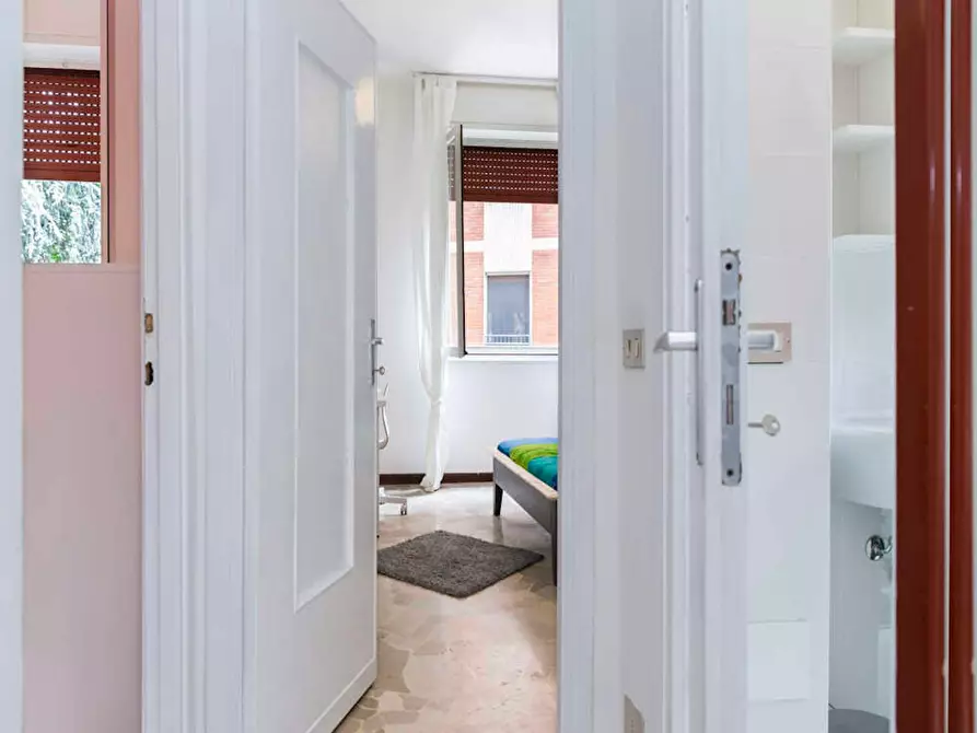 Immagine 8 di Camera in affitto  in Largo Cavalieri di Malta a Milano