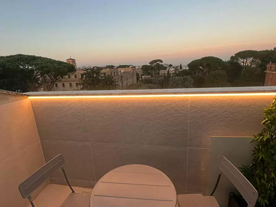 Immagine 2 di Appartamento in affitto  in Piazza di Villa Carpegna a Roma