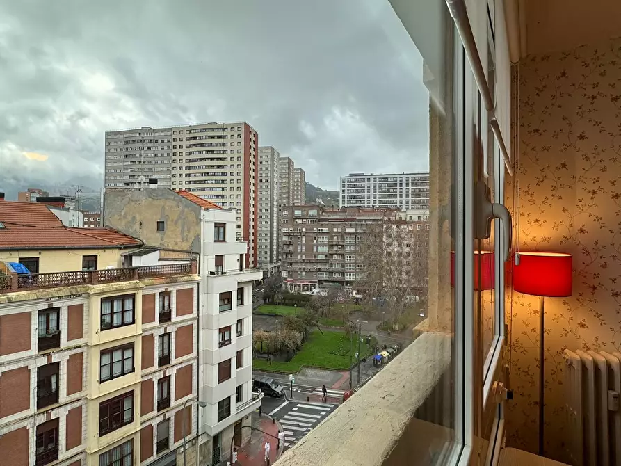 Immagine 6 di Camera in affitto  in Autonomia kalea a Bilbao