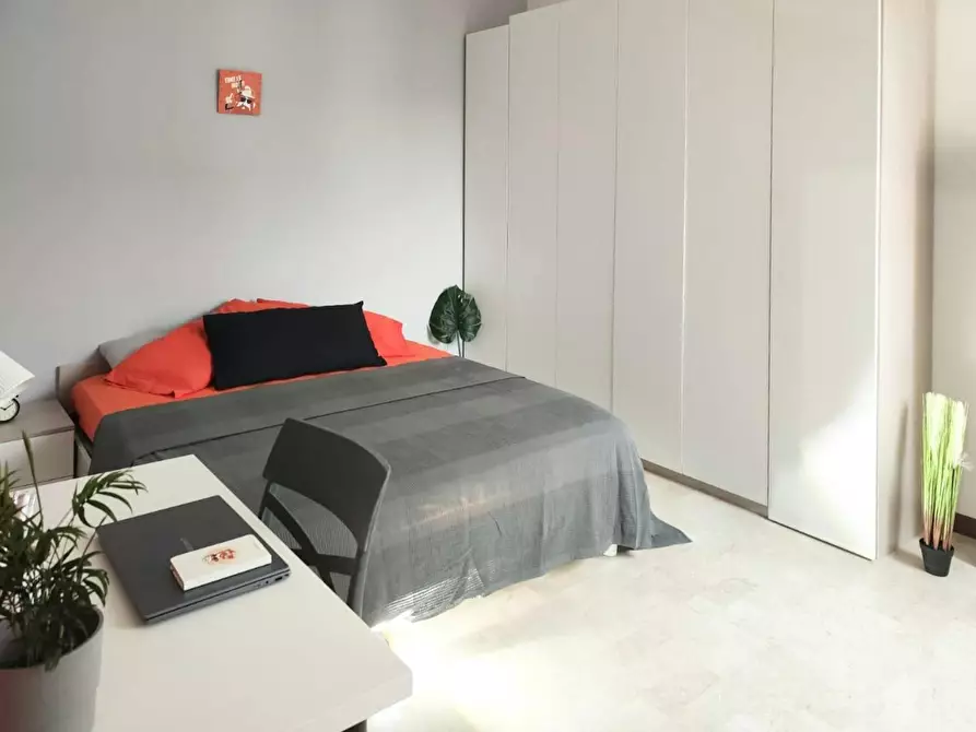 Immagine 2 di Camera in affitto  in Via della Barca a Bologna