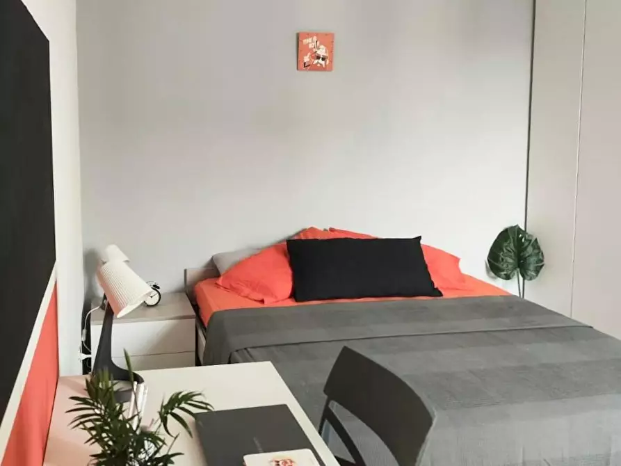 Immagine 1 di Camera in affitto  in Via della Barca a Bologna
