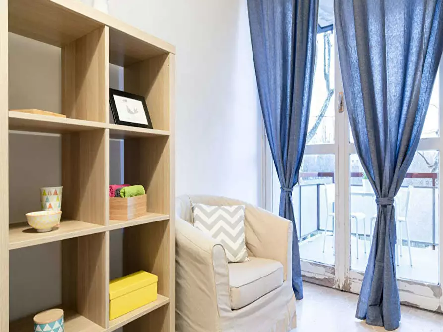 Immagine 3 di Camera in affitto  in Via dei Salici a Buccinasco