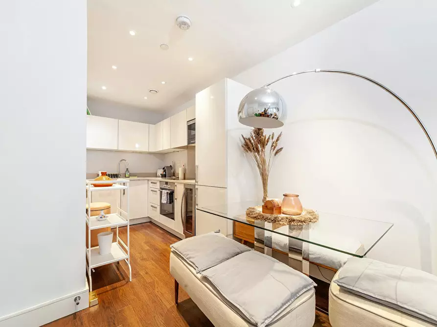 Immagine 7 di Appartamento in affitto  in Queensland Road a Islington