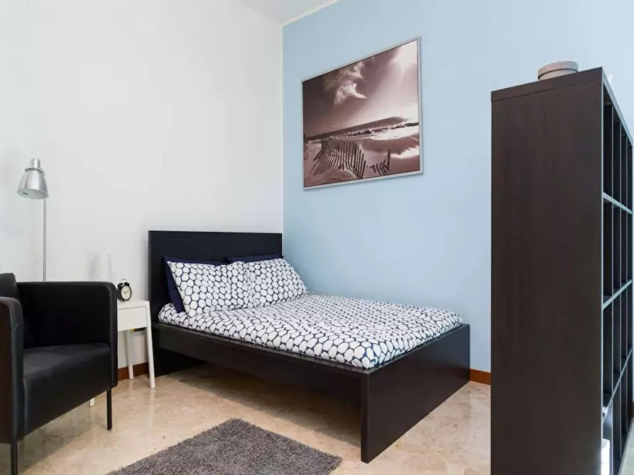 Immagine 3 di Camera in affitto  in Via dei Pioppi a Buccinasco