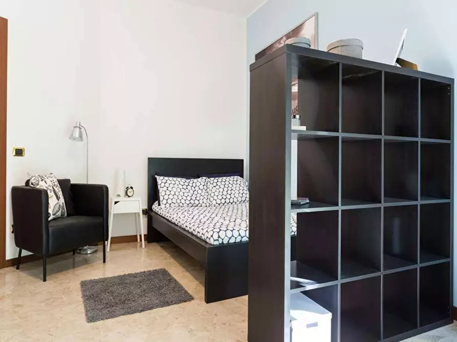 Immagine 2 di Camera in affitto  in Via dei Pioppi a Buccinasco