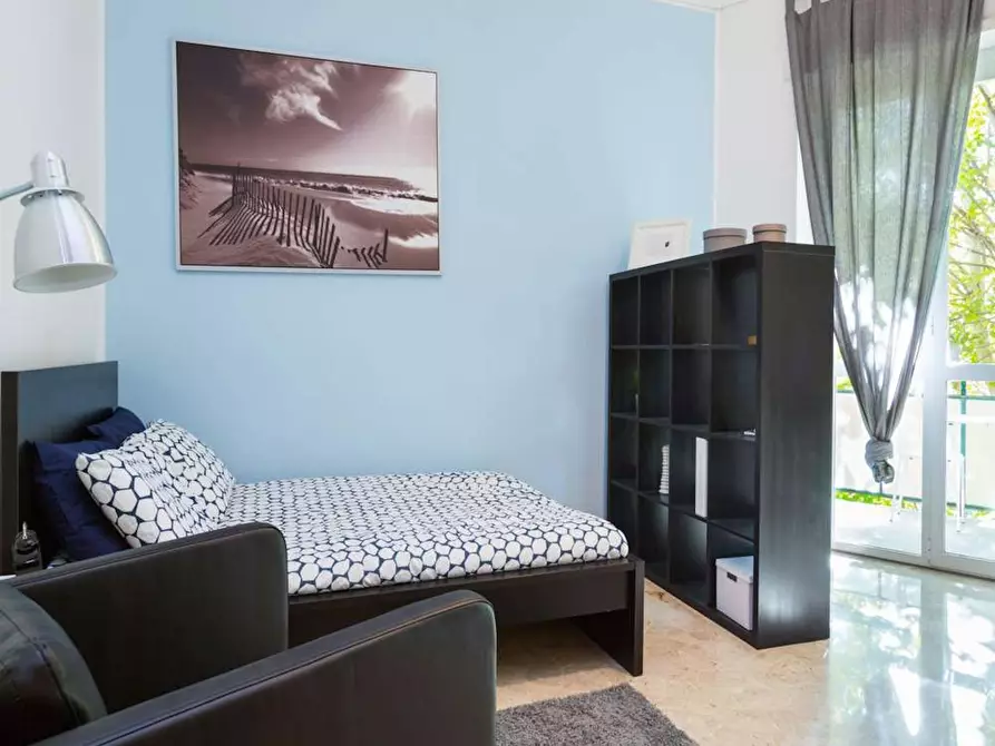 Immagine 5 di Camera in affitto  in Via dei Pioppi a Buccinasco