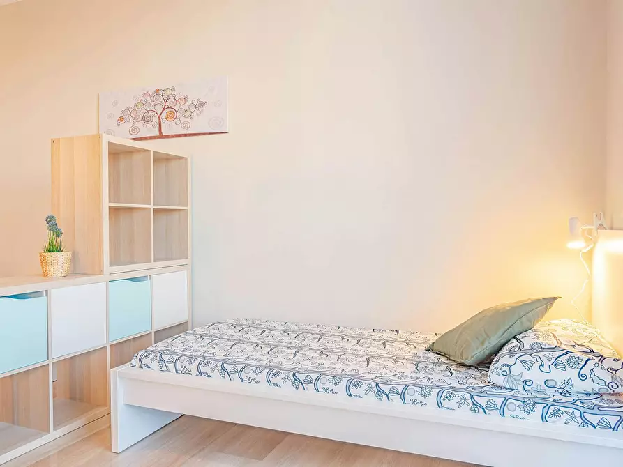 Immagine 2 di Camera condivisa in affitto  in Via Tolmezzo a Milano