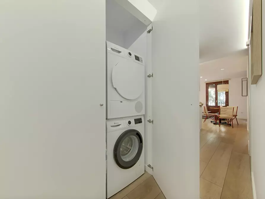 Immagine 10 di Appartamento in affitto  in Carrer del Consell de Cent a Barcelona