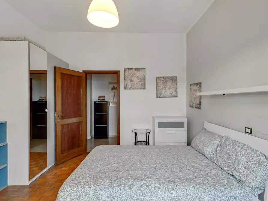 Immagine 5 di Camera in affitto  in Via Curtatone a Milano