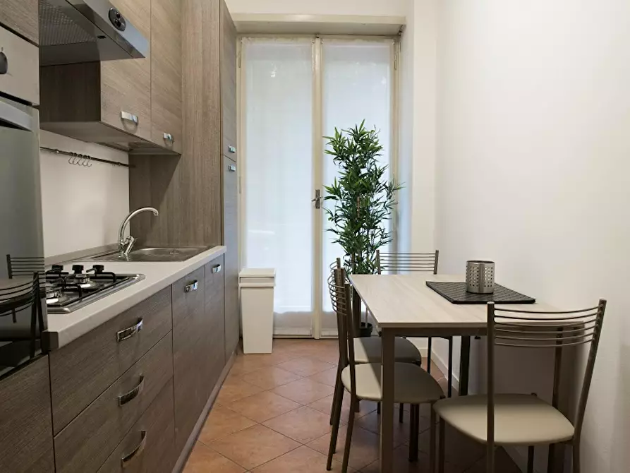 Immagine 6 di Camera in affitto  in Viale Piceno a Milano