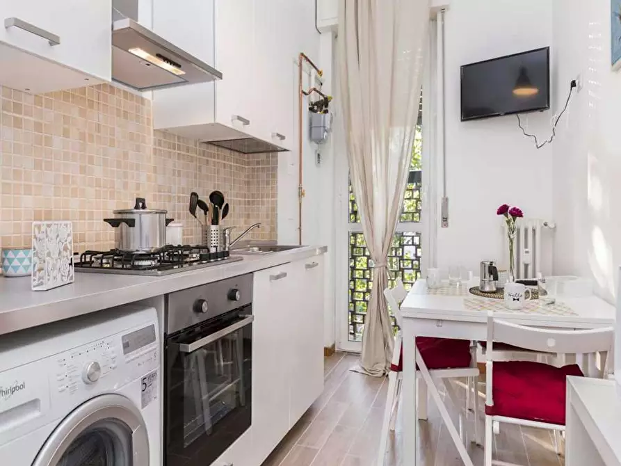 Immagine 4 di Camera in affitto  in Via dei Salici a Buccinasco