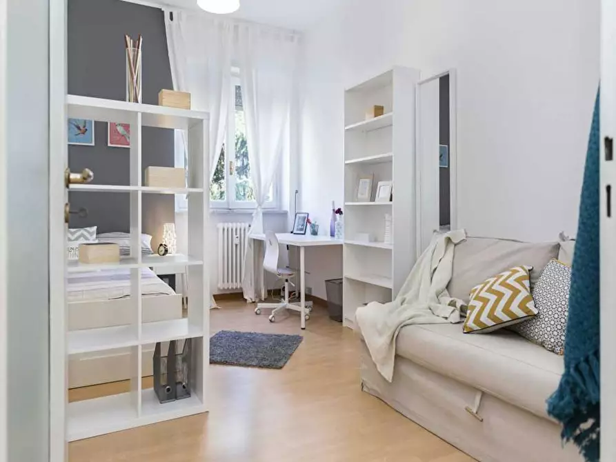 Immagine 2 di Camera in affitto  in Via dei Salici a Buccinasco