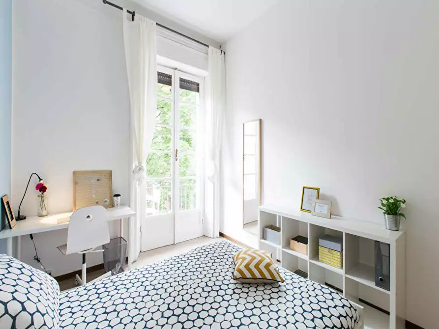 Immagine 1 di Camera in affitto  in Via Desiderio a Milano