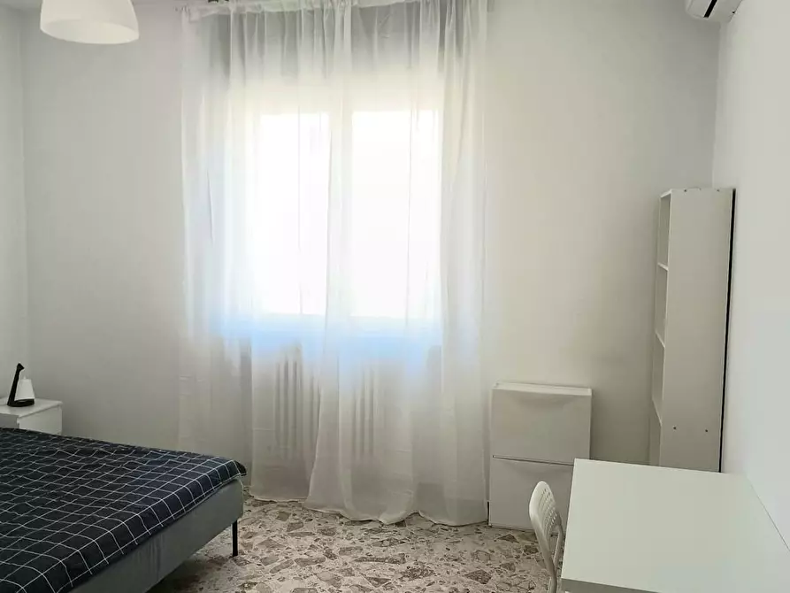 Immagine 2 di Camera in affitto  in Via Sigismondo Castromediano a Bari