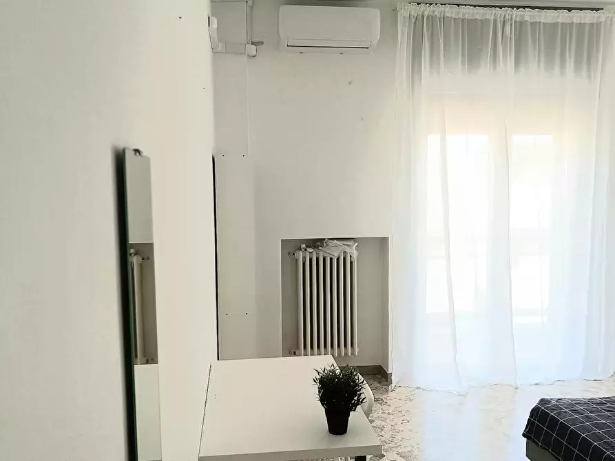 Immagine 3 di Camera in affitto  in Via Sigismondo Castromediano a Bari