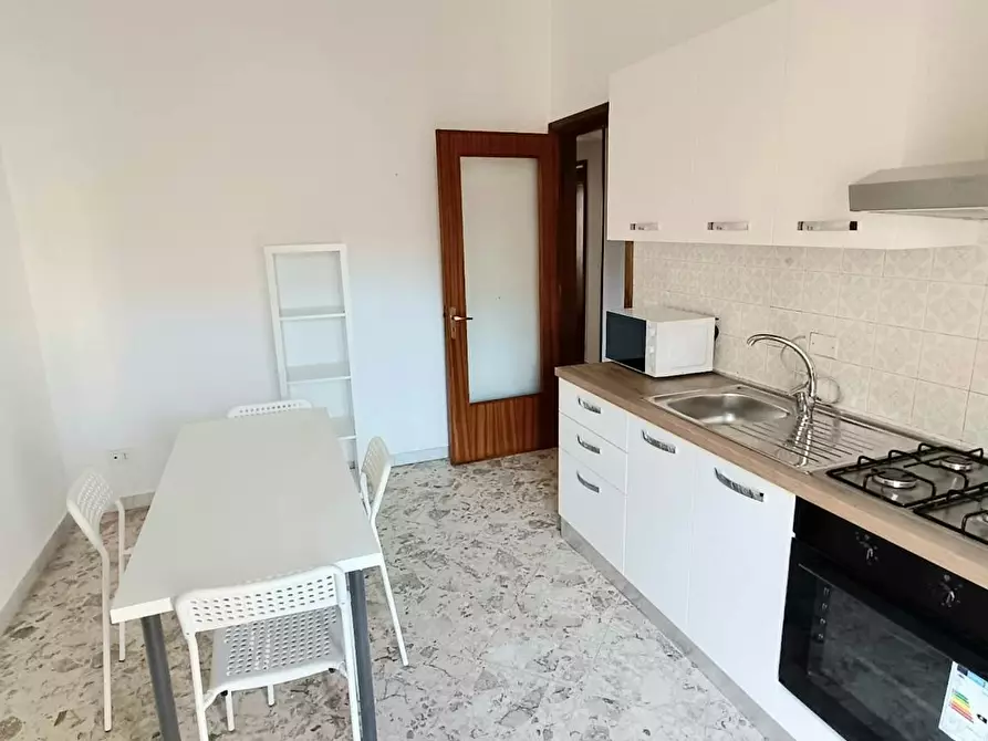 Immagine 3 di Camera in affitto  in Via Sigismondo Castromediano a Bari