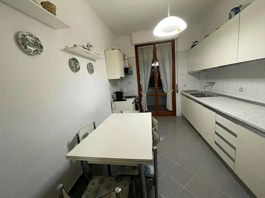 Immagine 8 di Camera in affitto  in Via Ugo Foscolo a Scandicci