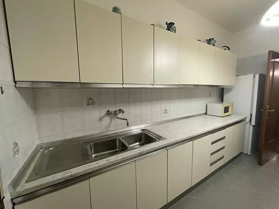 Immagine 7 di Camera in affitto  in Via Ugo Foscolo a Scandicci