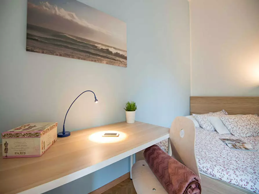 Immagine 2 di Camera in affitto  in Corso Re Umberto a Torino