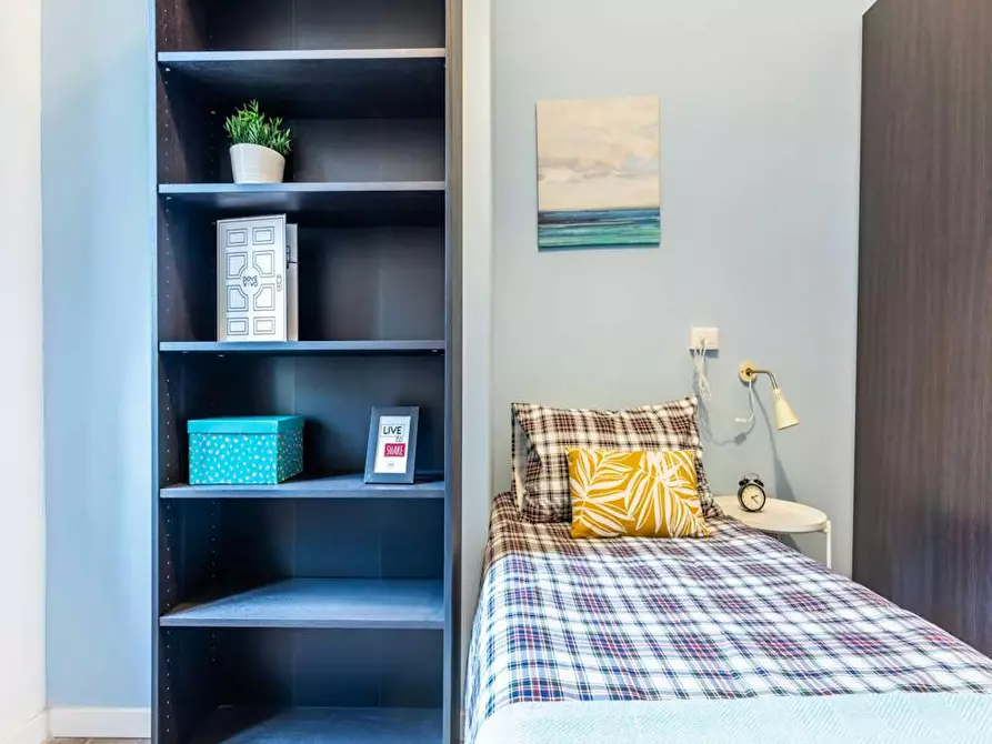 Immagine 3 di Camera in affitto  in Viale Alfredo Oriani a Bologna