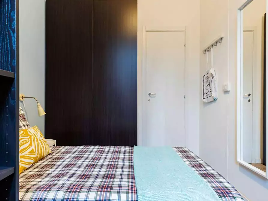 Immagine 1 di Camera in affitto  in Viale Alfredo Oriani a Bologna